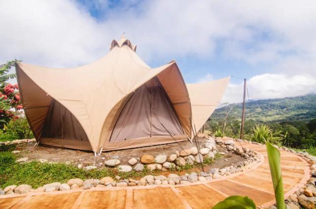 Holos Retreat Center: The Entire Ridge Basecamp Baru Екстериор снимка
