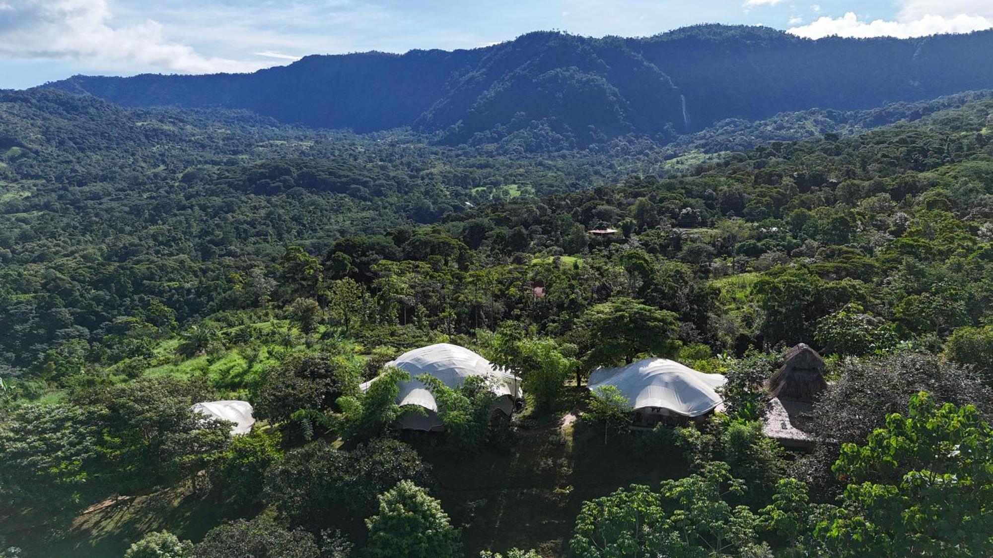 Holos Retreat Center: The Entire Ridge Basecamp Baru Екстериор снимка