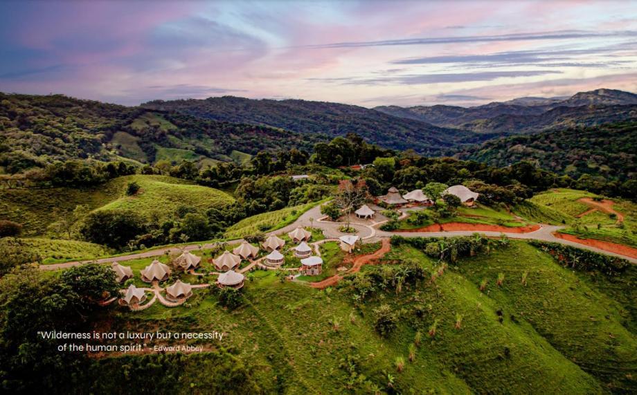Holos Retreat Center: The Entire Ridge Basecamp Baru Екстериор снимка
