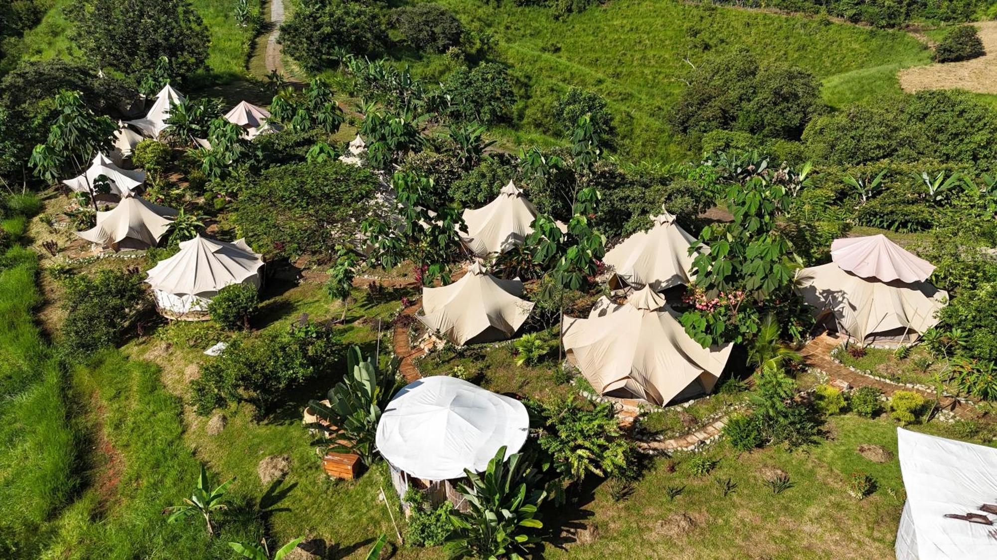 Holos Retreat Center: The Entire Ridge Basecamp Baru Екстериор снимка