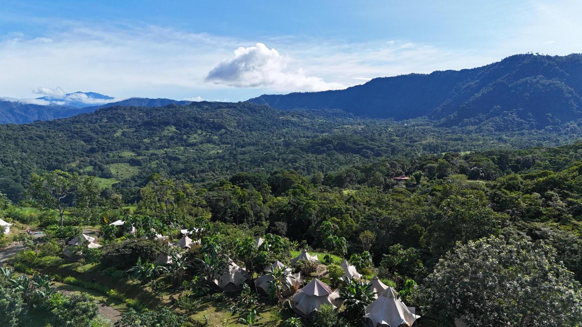 Holos Retreat Center: The Entire Ridge Basecamp Baru Екстериор снимка