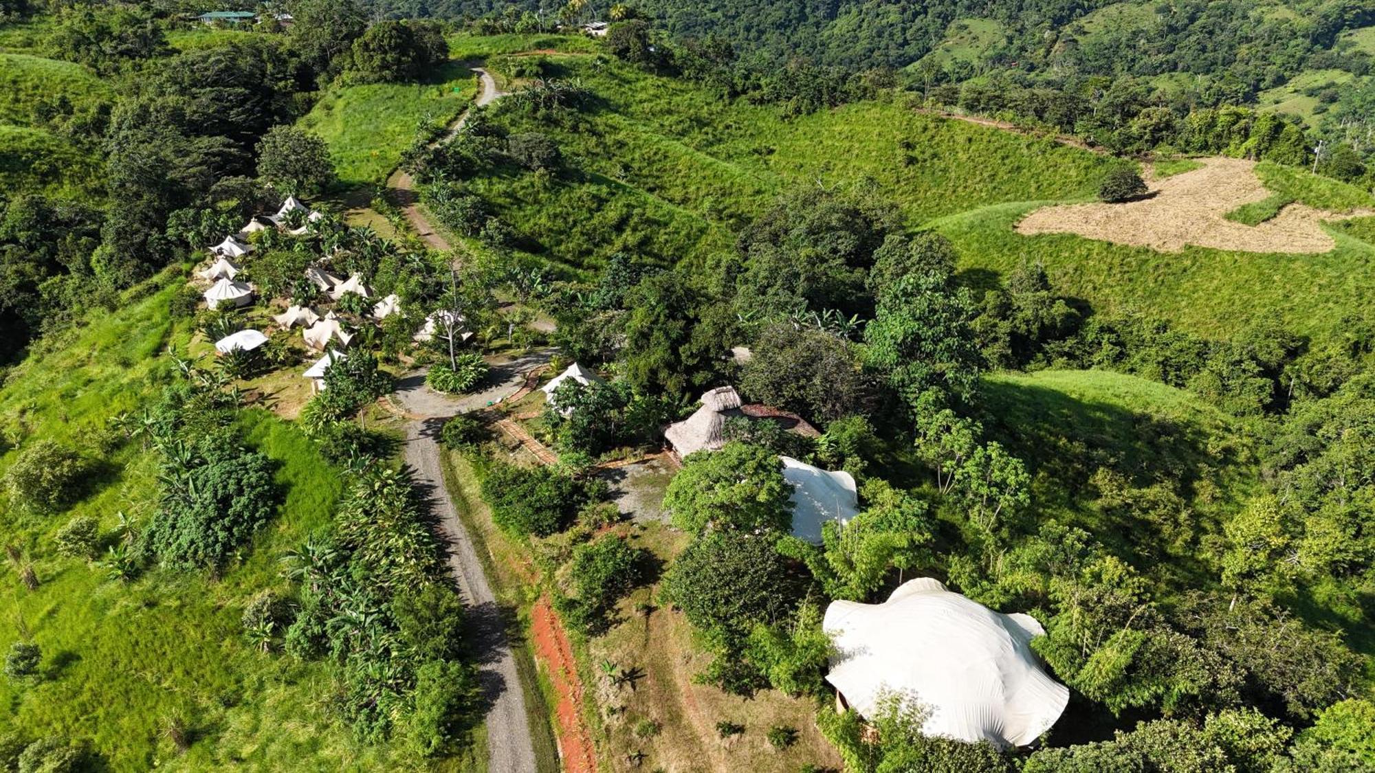 Holos Retreat Center: The Entire Ridge Basecamp Baru Екстериор снимка